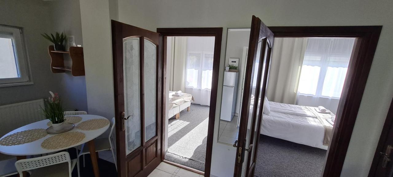 Lugas Apartman Miskolctapolca 2 Haloszoba Dezsa Es Jakuzzi Koezel A Barlangfuerdohoez Buitenkant foto