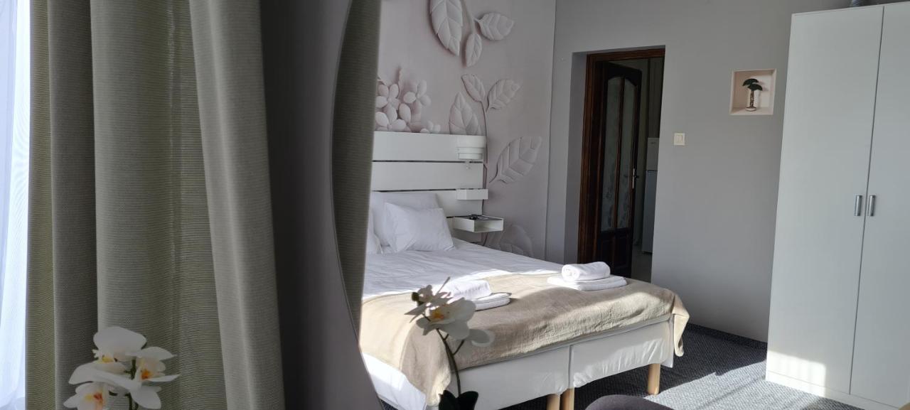 Lugas Apartman Miskolctapolca 2 Haloszoba Dezsa Es Jakuzzi Koezel A Barlangfuerdohoez Buitenkant foto