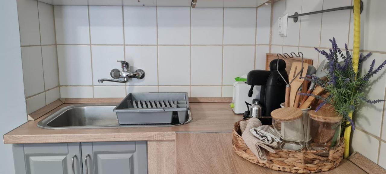 Lugas Apartman Miskolctapolca 2 Haloszoba Dezsa Es Jakuzzi Koezel A Barlangfuerdohoez Buitenkant foto