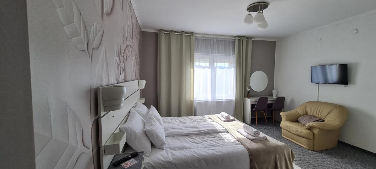 Lugas Apartman Miskolctapolca 2 Haloszoba Dezsa Es Jakuzzi Koezel A Barlangfuerdohoez Buitenkant foto