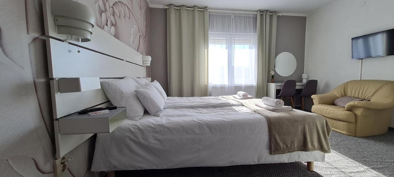 Lugas Apartman Miskolctapolca 2 Haloszoba Dezsa Es Jakuzzi Koezel A Barlangfuerdohoez Buitenkant foto