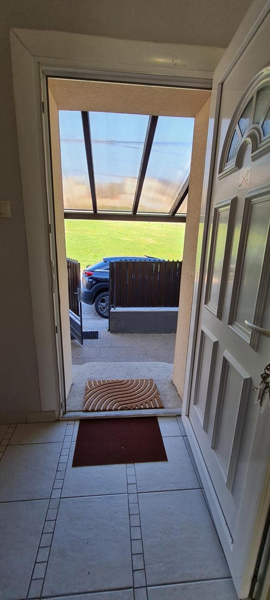 Lugas Apartman Miskolctapolca 2 Haloszoba Dezsa Es Jakuzzi Koezel A Barlangfuerdohoez Buitenkant foto