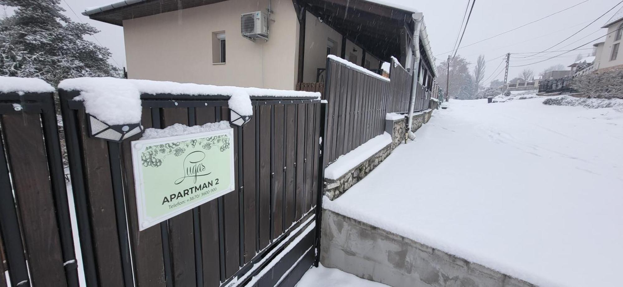 Lugas Apartman Miskolctapolca 2 Haloszoba Dezsa Es Jakuzzi Koezel A Barlangfuerdohoez Buitenkant foto