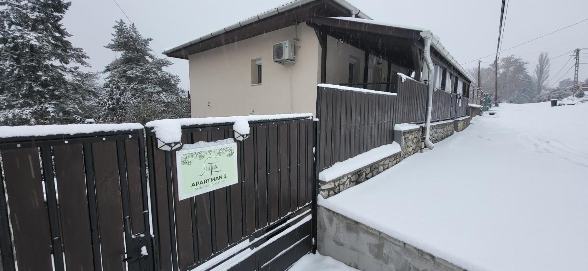 Lugas Apartman Miskolctapolca 2 Haloszoba Dezsa Es Jakuzzi Koezel A Barlangfuerdohoez Buitenkant foto
